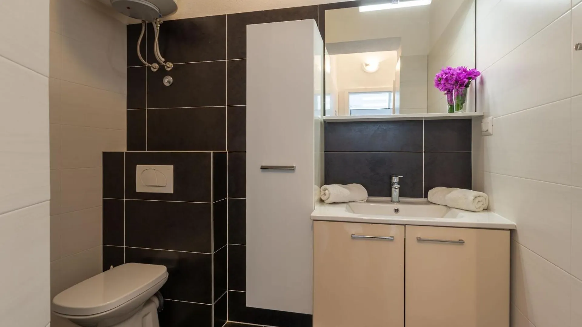 Apartment Enny Fuer 2 Personen In Porec, Nur 300M Vom Strand, 10 Gehminuten Vom Zentrum Entfernt, 0*, Porec Croatia