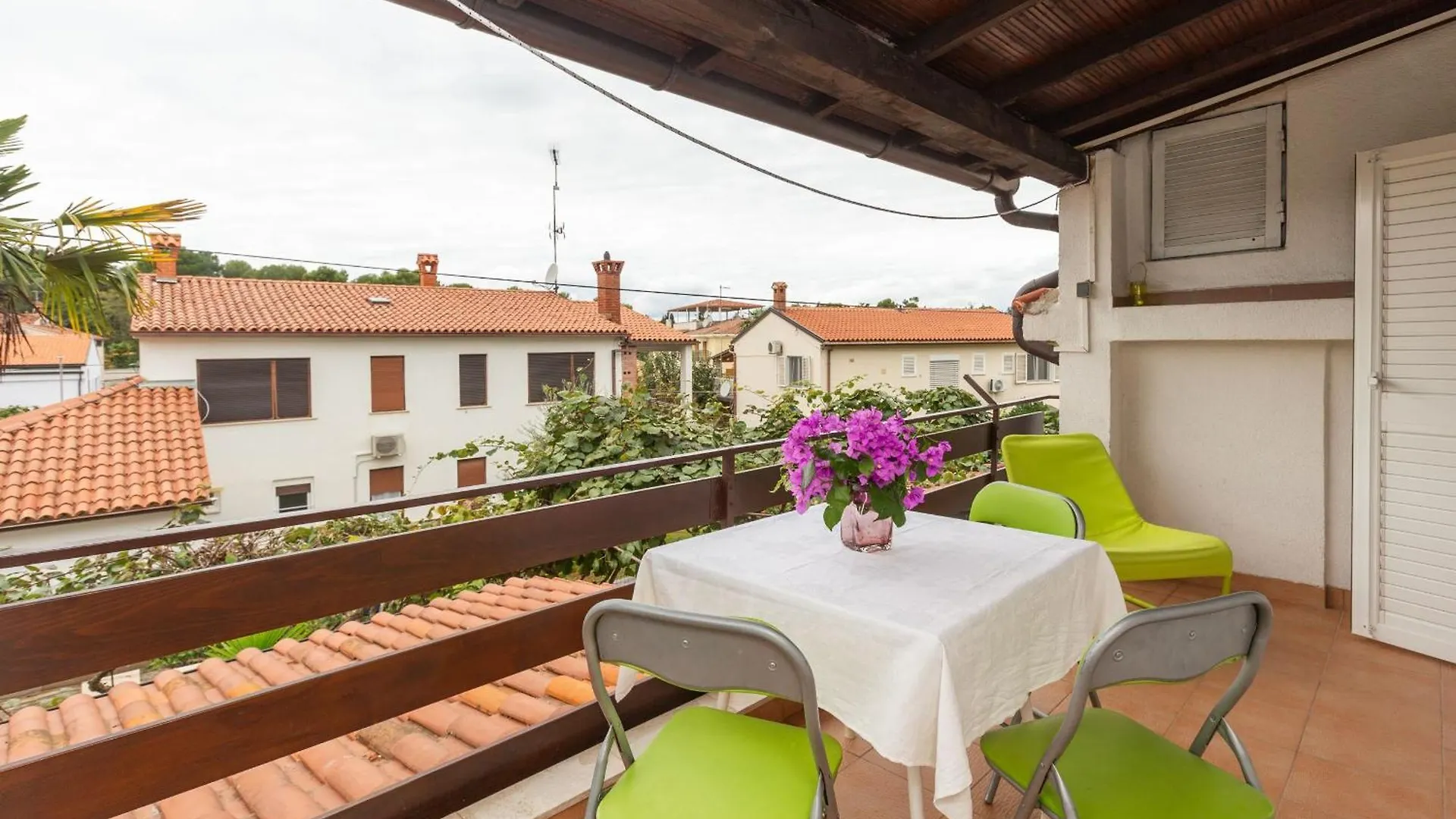Apartment Enny Fuer 2 Personen In Porec, Nur 300M Vom Strand, 10 Gehminuten Vom Zentrum Entfernt, 0*, Porec